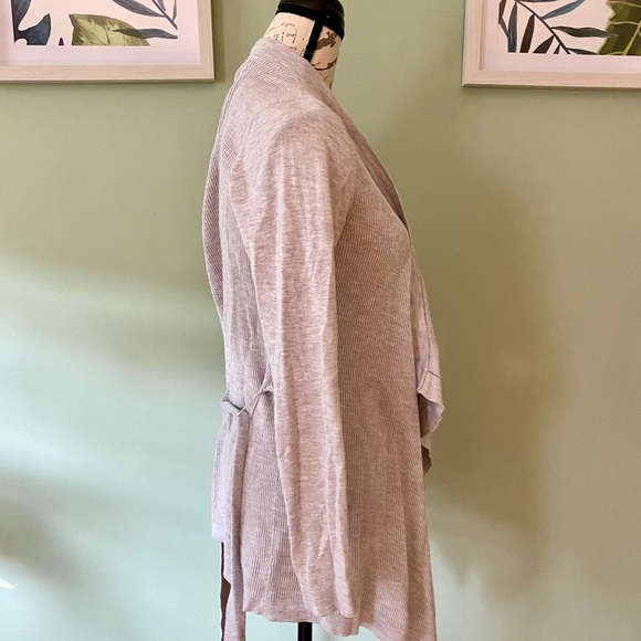 Women’s Elegant Banana Republic Drape Cardigan Size Small - Picture 2 of 7